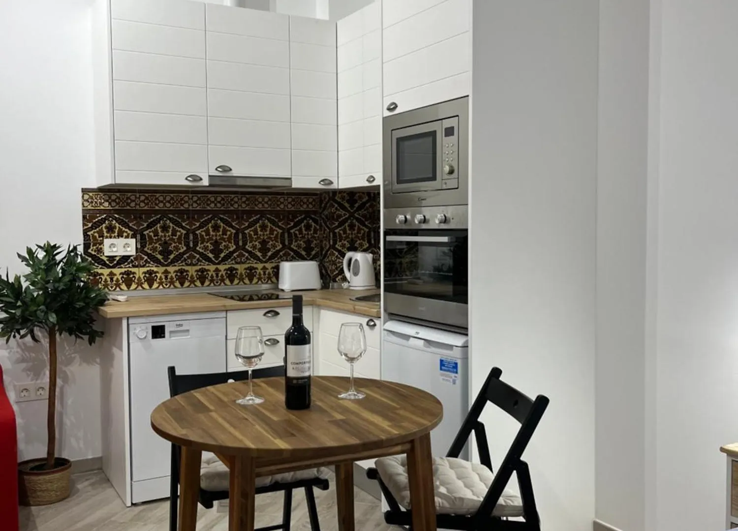 Apartment Malasana 51, New Art Apartment, Breakfast Included, Historic Center, Quite Neighborhood, Ml Malaga